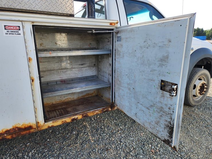 2006-ford-f550-image-36