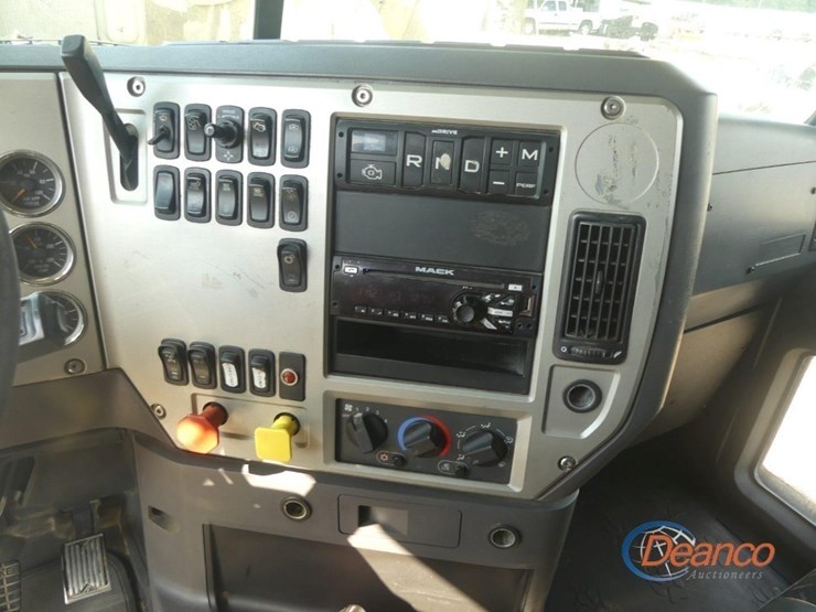 2017-mack-ch613-image-18