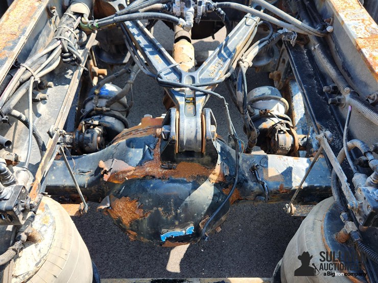 2016-kenworth-t880-image-12