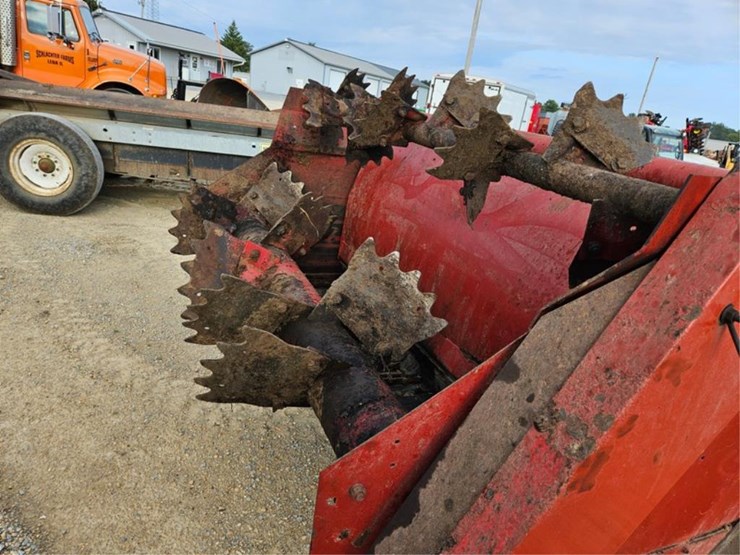new-holland-195-image-18
