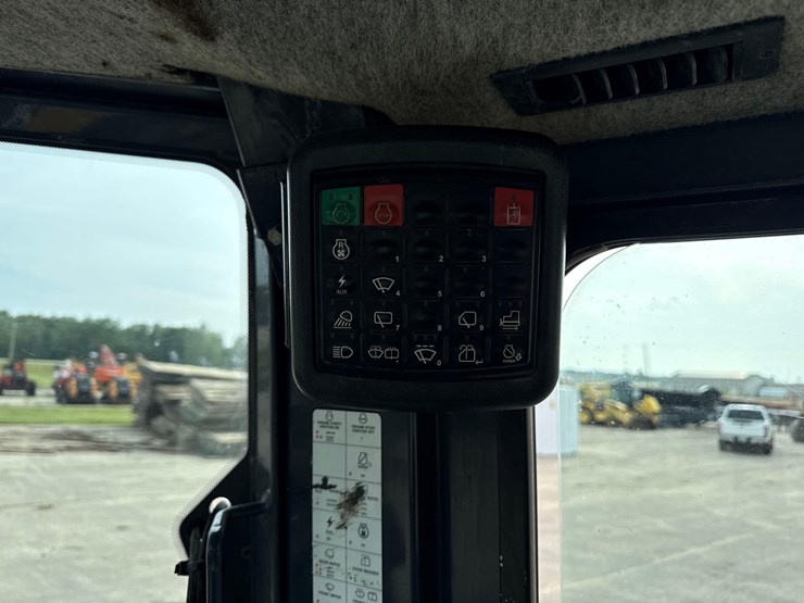 deere-700k-lgp-image-26