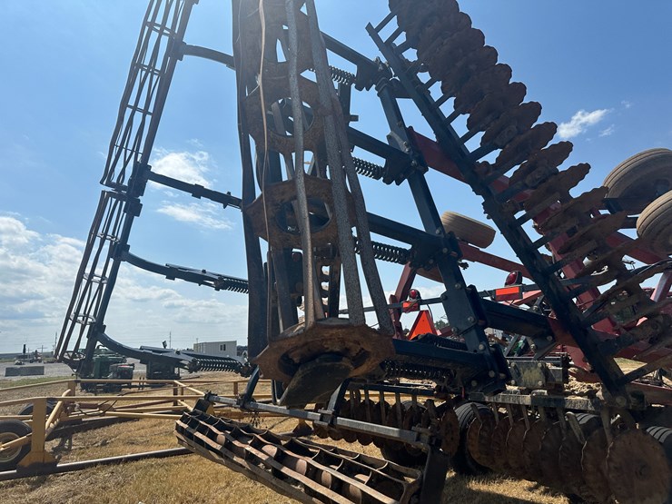 case-ih-330-image-21
