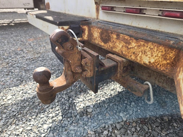 2006-ford-f550-image-33