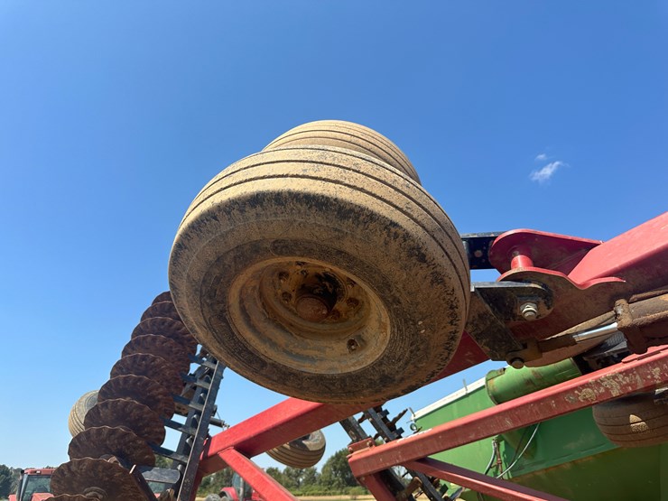 case-ih-330-image-10