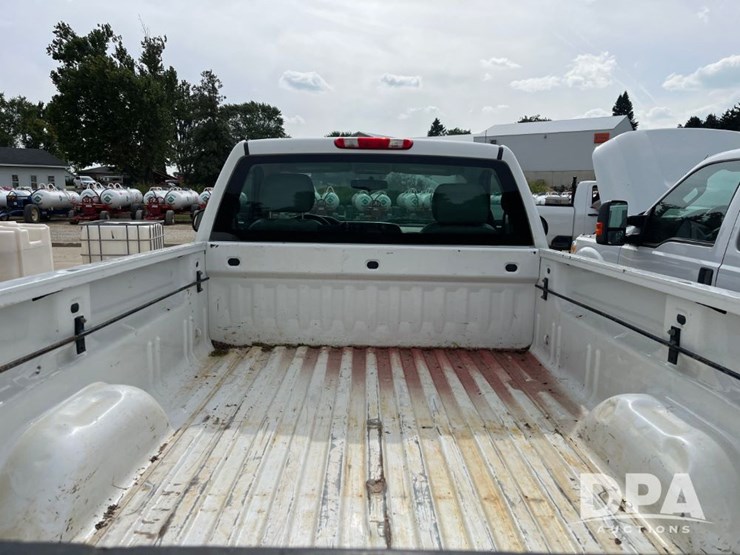 2012-gmc-3500hd-image-26