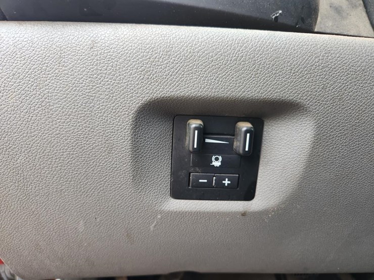 2013-chevrolet-silverado-1500-image-52