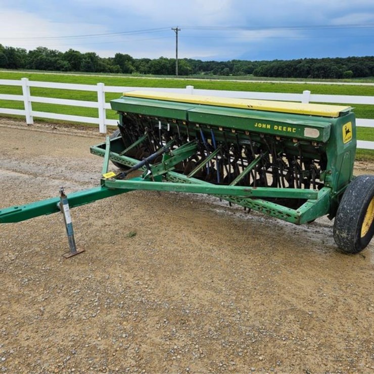 JOHN DEERE 8100