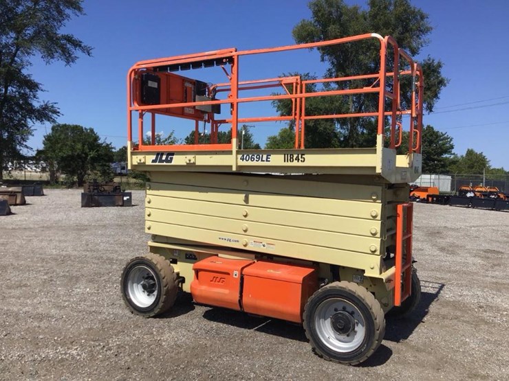 2002-jlg-4069le-image-2