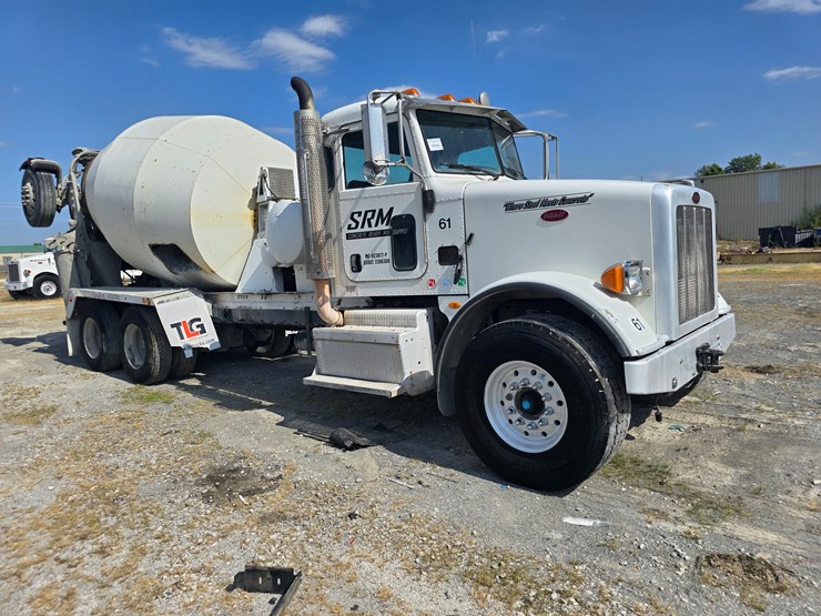 2014-peterbilt-365-image-47
