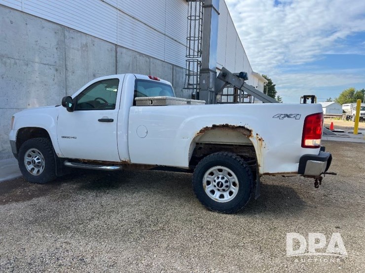 2012-gmc-3500hd-image-10