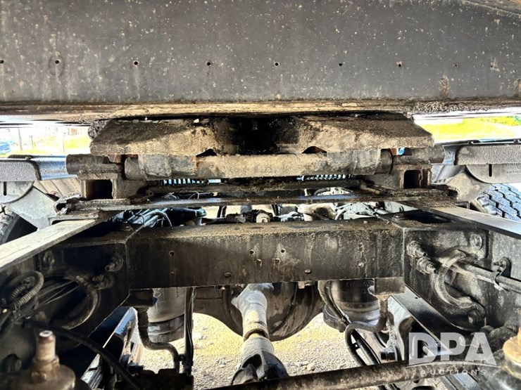2015-peterbilt-579-image-40