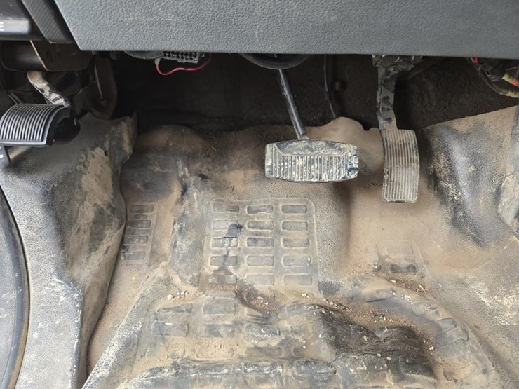 2011-ford-f550-image-62