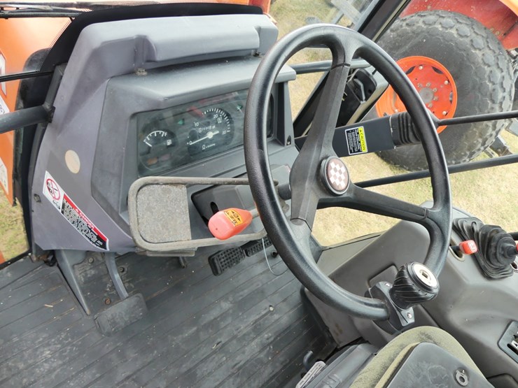 2005-kubota-m105s-image-14