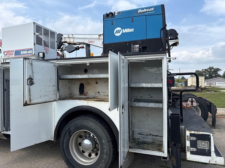 2014-peterbilt-337-image-13