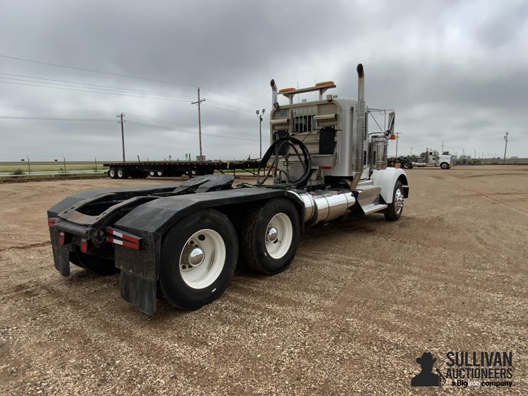 2015-kenworth-w900-image-5