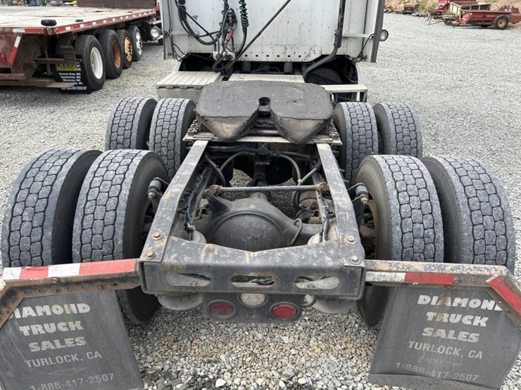 #5003-•-2009-freightliner-sleeper-cab-truck-tractor-image-11