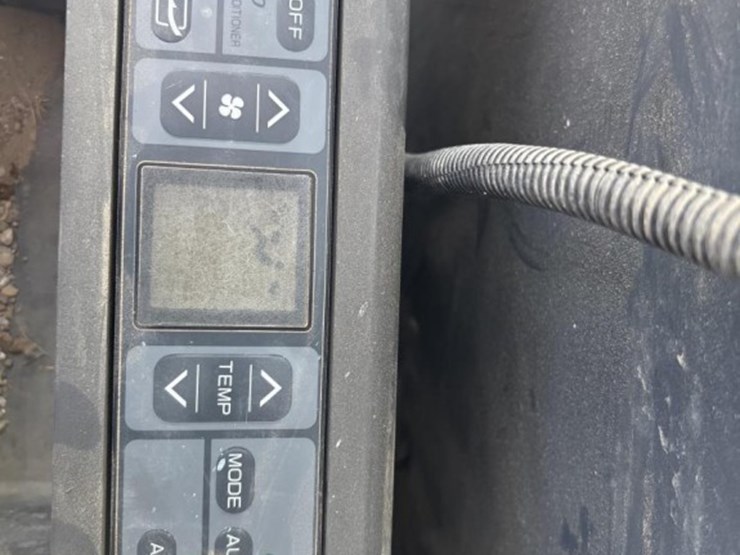 2006-deere-160c-lc-image-45