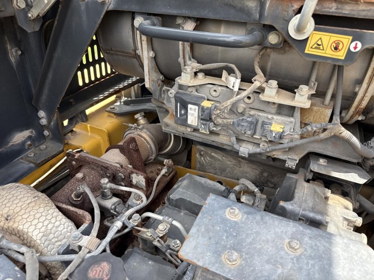 2015-komatsu-pc490-lc-11-image-44