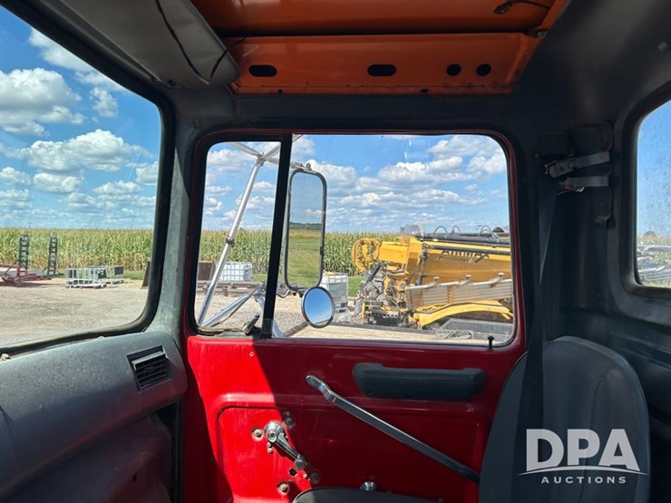 1992-ford-l8000-image-20
