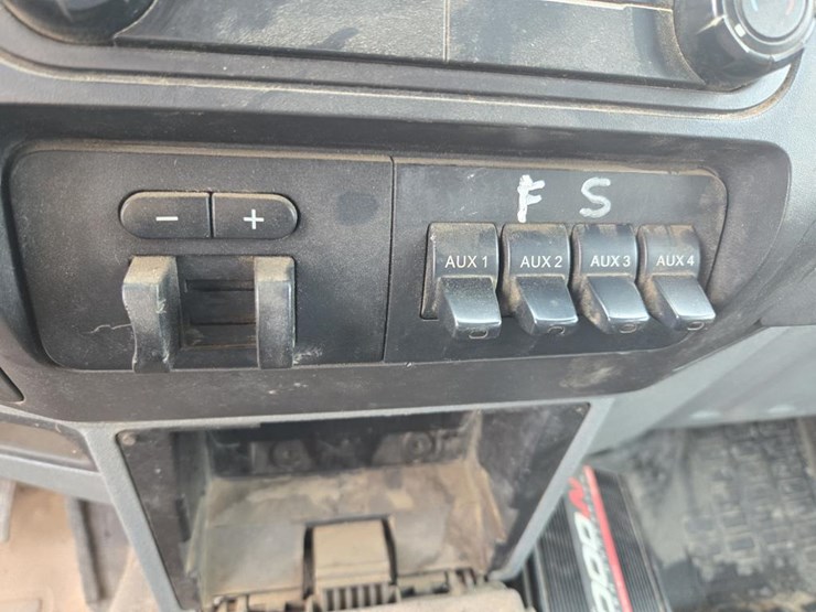 2011-ford-f550-image-56