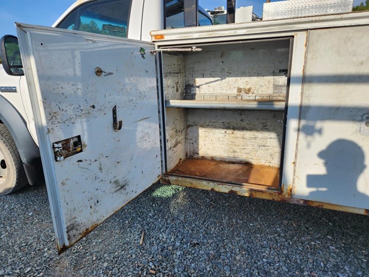 2006-ford-f550-image-23