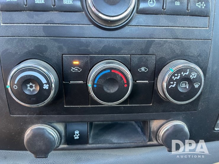 2012-gmc-3500hd-image-53