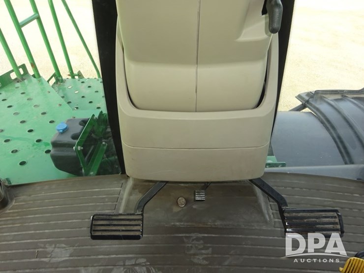 2019-john-deere-f4365-image-107