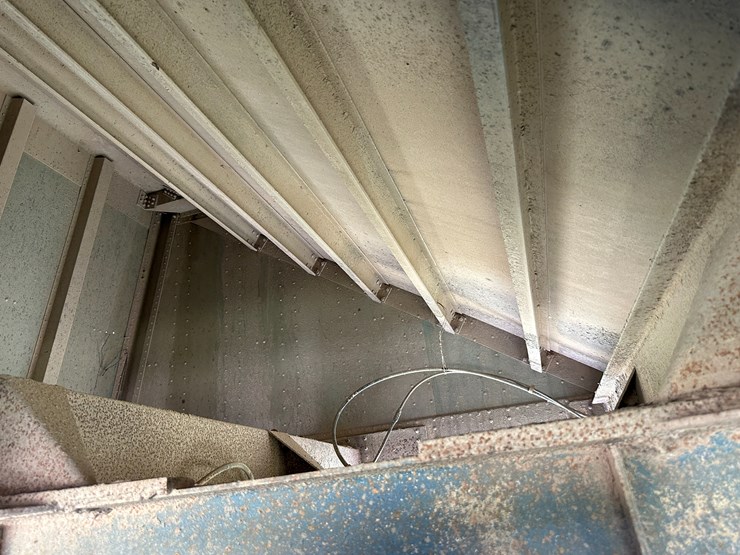 #32158-•-hobbs-42'-t/a-aluminum-hopper-bottom-trailer-vin:-blv-9983-04-image-39
