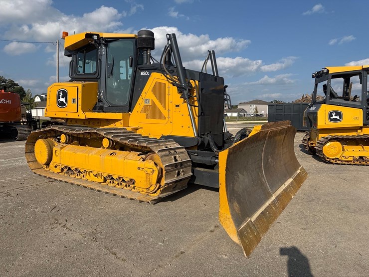 2020-deere-850l-lgp-image-2