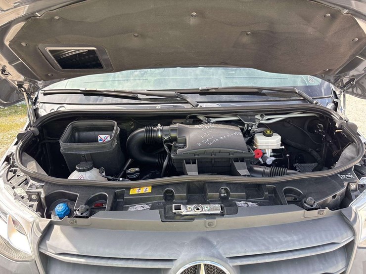 2021-mercedes-benz-sprinter-4500-image-9