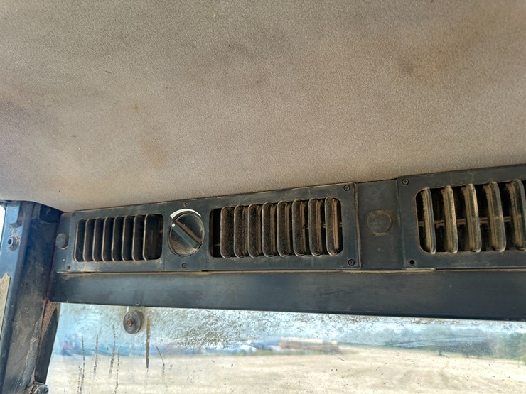 #32185-•-1995-case-international-7250-mfwd-tractor-jja0056887-image-54