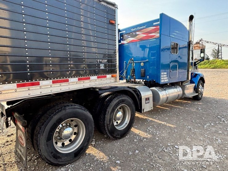 2015-peterbilt-579-image-10