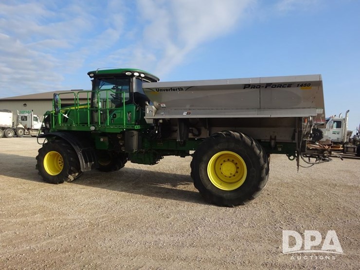 2019-john-deere-f4365-image-30