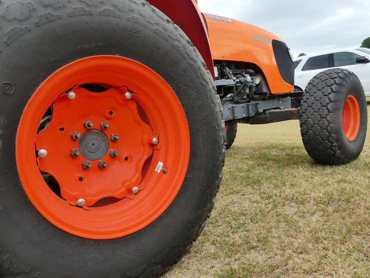 2012-kubota-m108s-image-8