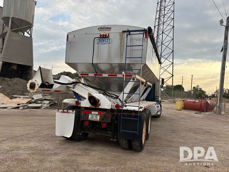1995-ihc-9400-dry-tender-truck-(pz13881)-image-9