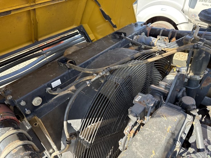 komatsu-hm400-2-image-16