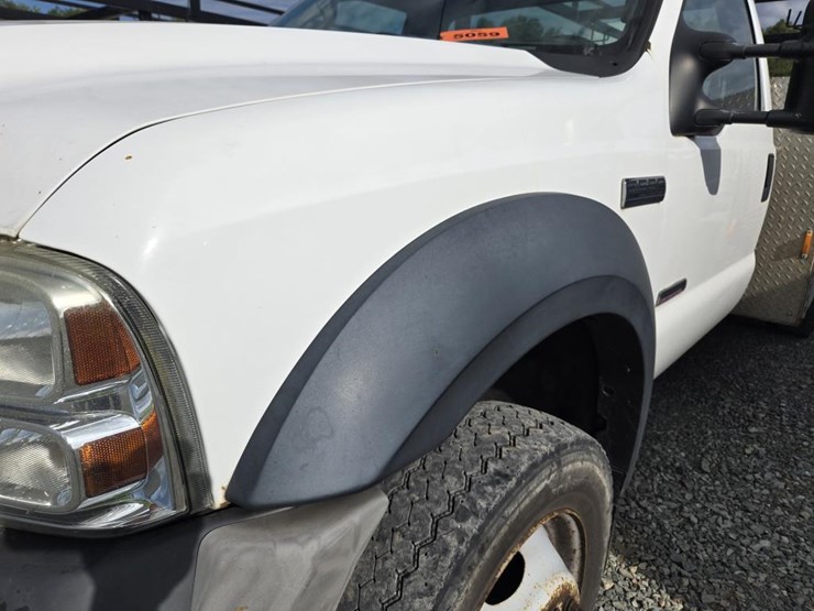 2006-ford-f550-image-13