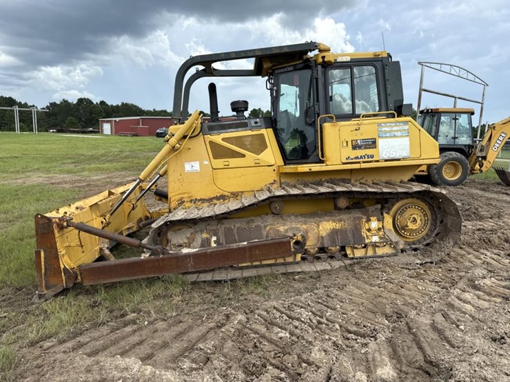 2014-komatsu-d65px-17-image-2