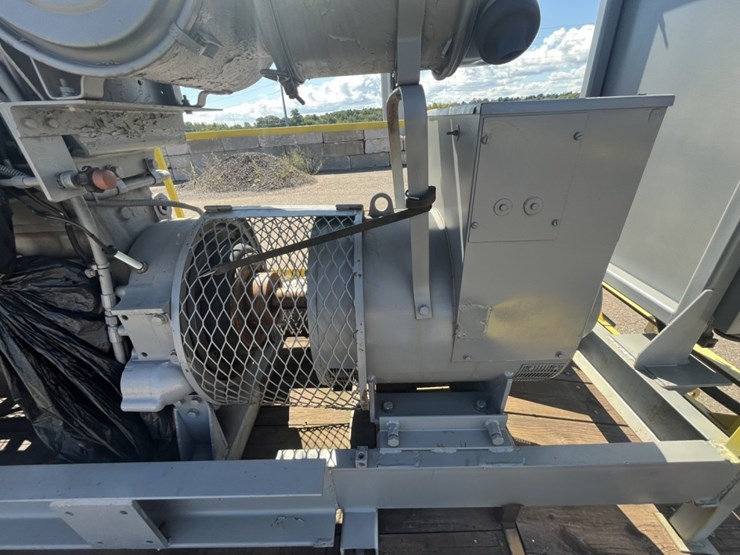 #2693-•-cummins-towable-generator-image-17