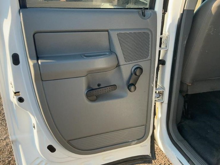 2007-dodge-ram-3500-image-25