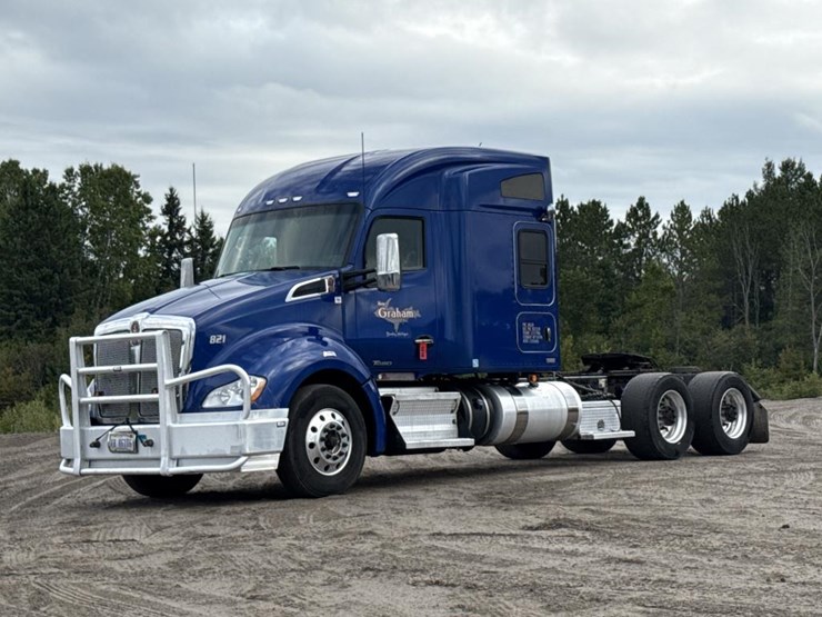 2020-kenworth-t680-image-1