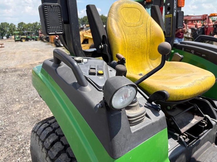 2018-john-deere-2032r-image-20