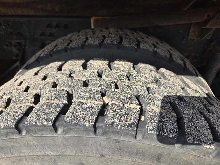 2015-mack-granite-gu813-image-114