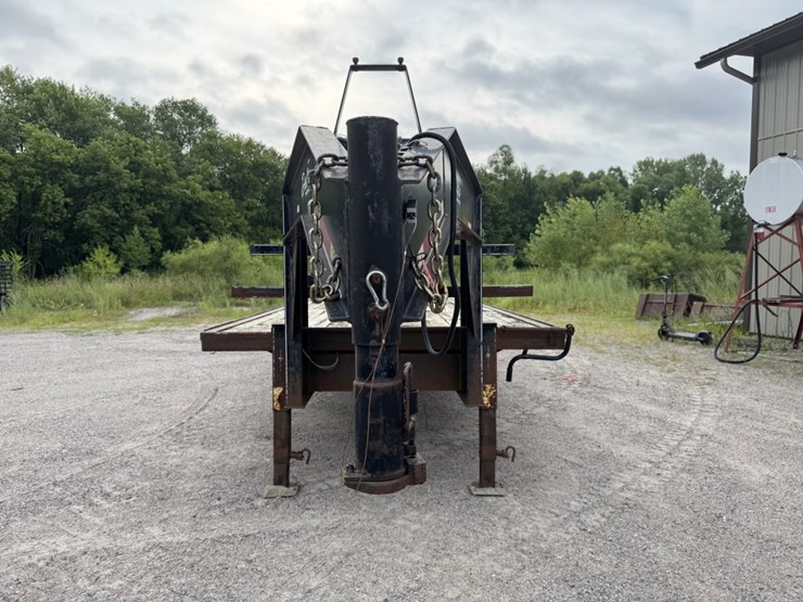 #1083-•-2001-delta-tandem-axle-gooseneck-trailer-image-8