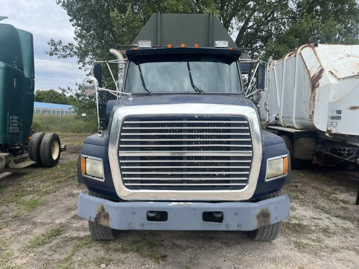 1995-ford-l9000-image-10