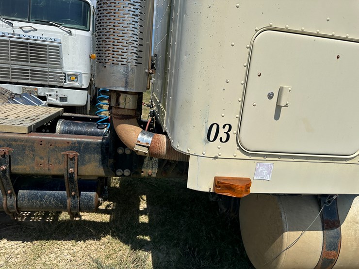 #32186-•-inop-1996-freightliner-usf-1e-t/a-sleeper-truck-tractor-vin:-1fuyddyb0tp728989-image-40