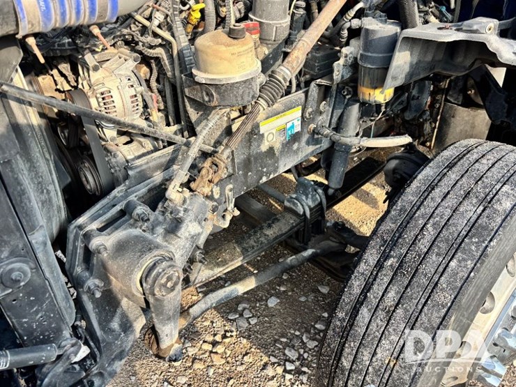 2015-peterbilt-579-image-61
