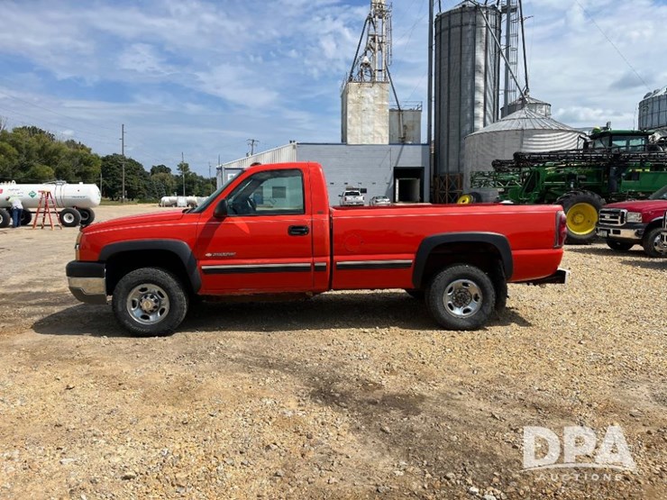 2004-chevrolet-2500hd-image-19