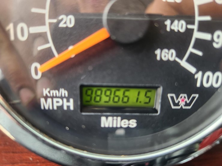2019-western-star-4900sf-image-67