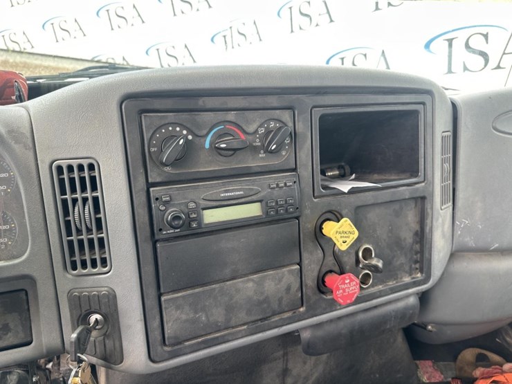 2005-international-durastar-4200-image-32